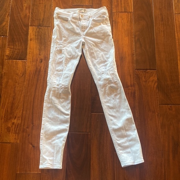 Girls Abercrombie Kids White Jeans in Size 13/14 Slim [LIKE NEW] - Picture 2 of 5